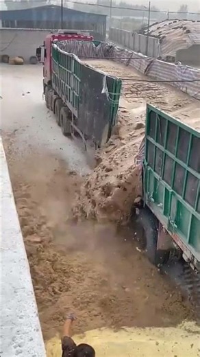 Fast Sand Dumping Looks Too Easy! #shorts