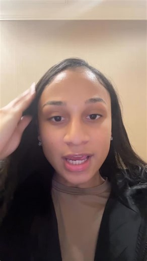 Aurora on Instagram: "just duckwalks!!!!"