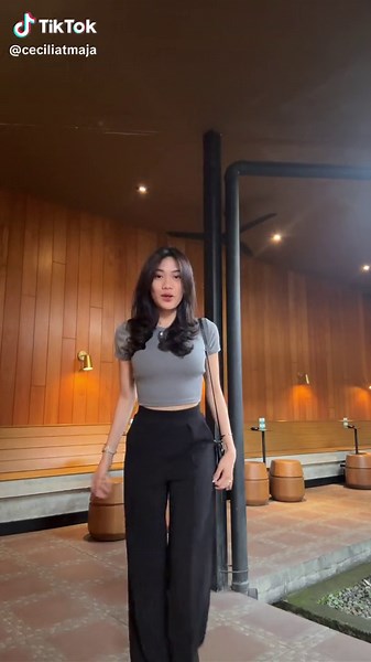 Simple Grey and Black Outfit Ideas for Everyday Wear