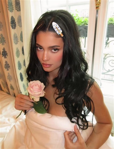 #fyp #portrait #kyliejenner #rose