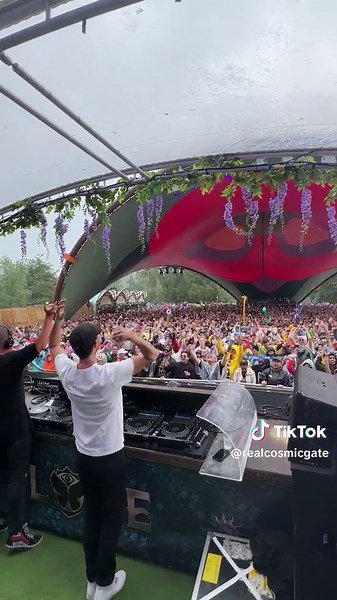 Cosmic Gate's New Album MOSAIIK Takes Center Stage at Tomorrowland