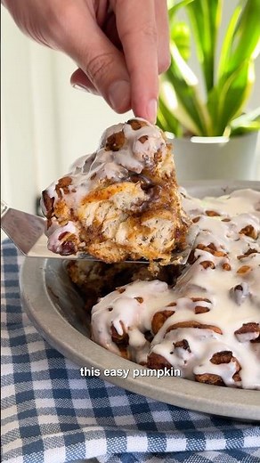 An easy recipe hack for pumpkin cinnamon roll cake!
