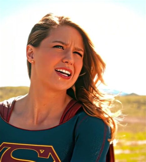 Flash Got Shocked By Supergirl ☠️🔥 | Supergirl | MONTAGEM DELÍRIO | #trending #shorts