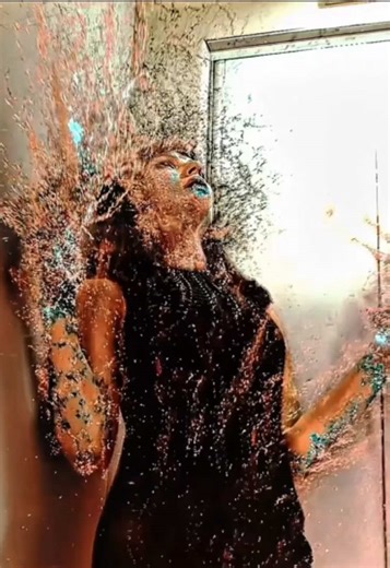 Lucy (2014) Explained | Scarlett Johansson Unlocks 100% Brain Power What if humans could use 100% of their brain? Lucy (2014) stars Scarlett Johansson as a woman who gains extraordinary abilities after a powerful synthetic drug enters her system. Her intelligence grows beyond human limits, turning her into something unstoppable. Directed by Luc Besson, this sci-fi action thriller blends philosophy, action, and mind-bending visuals into an unforgettable experience. Watch this breakdown to underst