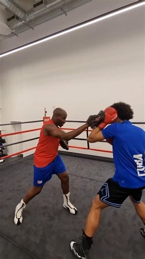 Defence, counter, attack on the pads 👌🏾 #boxing #fitness #skills