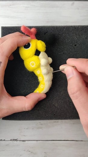 Shiny Caterpie Satisfying Wool Art #pokemon #art #asmr #satisfying #crafts | Kai Crafts