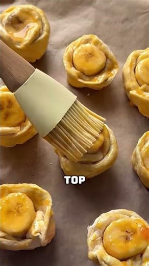 Banana Puff Pastries in Minutes 🍌