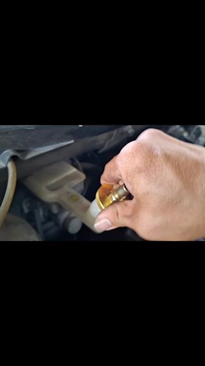 Cara Menggunakan Mesin Brake Fluid Flush dan Bleeding dengan Aman