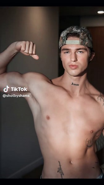 Logan Sloan: El Hunk de TikTok que Estás Buscando