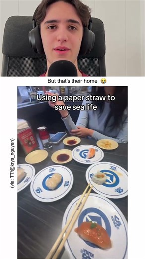Using A Paper Straw To Save Sea Life 😭