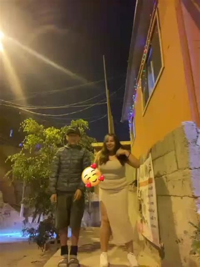 M'chinitoo: A Heartwarming Moment of Love