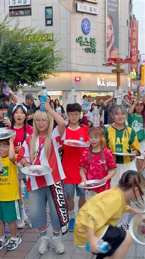 쟁반춤 경환이는 성공⁉️ #춤추는경환 #춤추는곰돌 #춤추는곰돌의랜덤댄스 #afstarz #랜덤댄스 #kpop #music #댄스 #dance #쟁반춤 #china #성안길 #쇼츠