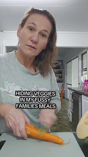 do you think my fussy family will notice the vegetables 🤔 #easyrecipe #simplerecipe