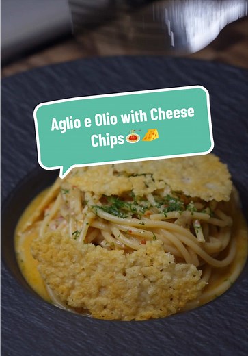 Spaghetti Aglio e Olio with Crispy Cheese Chips Recipe