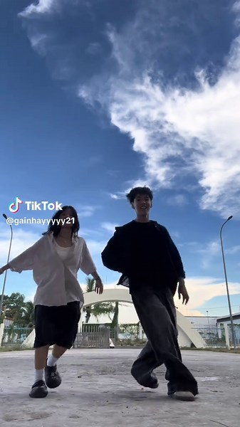 Understanding the Love Theme in TWICE's Dance Trends