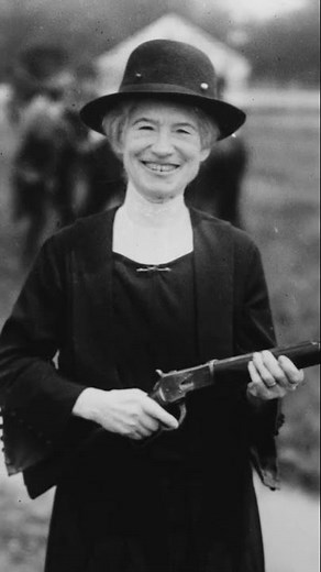 Annie Oakley — Legendary Sharpshooter with Buffalo Bill’s Rifle 1922