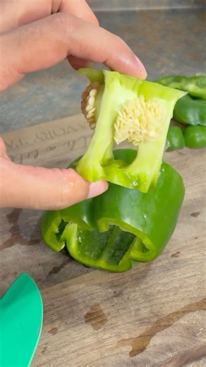 Easiest Way to Core a Bell Pepper 🫑 #bellpeppers #food #shorts