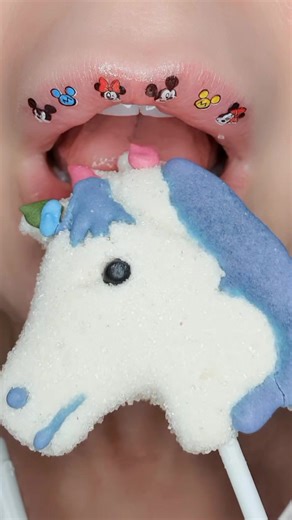 ASMR Satisfying 🦄 Do You Believe In Unicorns ? #asmrfoodsounds #unicorns #asmrrelax #satisfyinglips