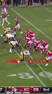 Tyreek Hill took the cheerleaders pom-poms after his TD 😂 (🎥: NFL) | TSN