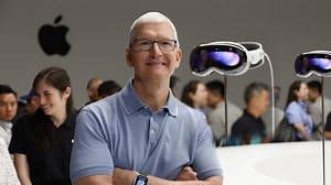 Apple CEO'su Tim Cook, Vision Pro'nun yüksek fiyatı hakkında konuştu