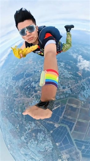 86K views · 106 reactions | Falling for the thrill, not for the fear. 廒 #Skydiving #Freefall #AdventureTime #AdrenalineRush #SkyHigh #LiveFearless #BucketList #FeelTheRush #ThrillSeeker #FlyWithMe #JumpOfFaith #TravelGoals #SkyLife #CloudNine | Sky Diving | Facebook