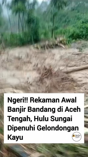 Berita Aceh on Instagram: "BA — Momen saat mulai terjadi banjir bandang bulan november lalu dimana terlihat di salah satu hulu sungai di Aceh Tengah. Terlihat banjir bandang dengan arus sangat deras membawa dalam jumlah banyak batang kayu besar dan batang kayu glondongan itulah yang menyebabkan rumah-rumah warga rusak. 📽 teukumansyur1 ___________ SPONSOR ⬇️ 📲 APLIKASI ISI PULSA KEKINIAN @nagayapulsa 🦀 KULINER SEAFOOD @rumoh_bieng 📱IPHONE RESMI IBOX | NEW&SECOND : @eos.iphonestore"