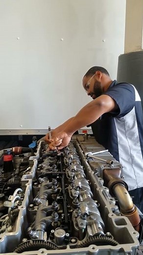 Valve adjusting dd13