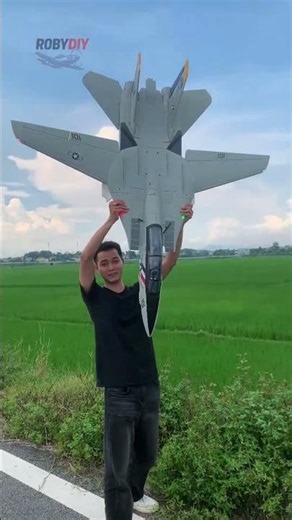 Too Fast? This F-14 Tomcat RC Plane Shocks Everyone