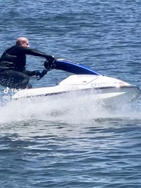 Having some fun learning the stand-up JetSki at Folsom Lake with @Dani’s Adventures #kawasaki650sx #jetski #standup #dirt_adv #drt_adv