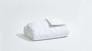 Slumber Cloud's Lightweight Comforter Makes Sleeping Cool Again