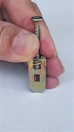 The correct way to use drywall nails (DIY)Sharing life tips on the proper use of nails on drywall.