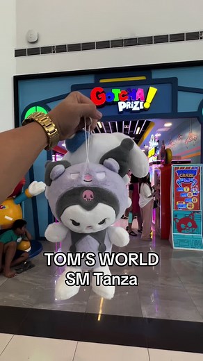 Claw Machine Fun at TOM'S WORLD in SM Tanza!