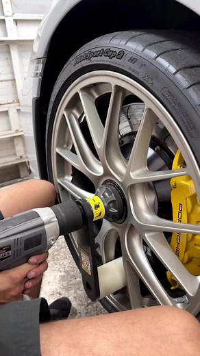 One of our client’s GT3 came in for a thorough wheels-off detail after a few track sessions #hughsdetailing #miami #coralgables #miamidetailer #miamidetailing #gt3 #porschegt3 #porscheclub #porschemoment #porschefans #carreels | Cars gadgets knowledge | Facebook