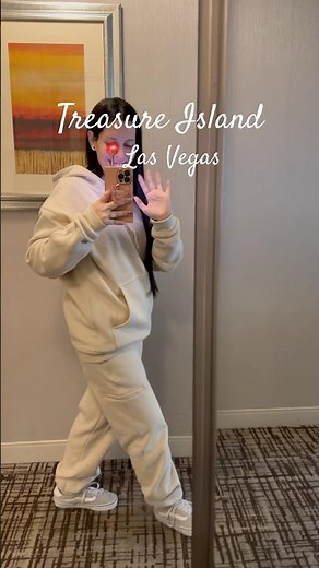 Treasure Island Hotel & Casino room tour in Las Vegas