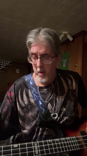 Nice fat metal bass line #bass #metal #bassplayer #guitar #music