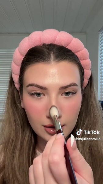 Rare Beauty Positive Light Silky Touch Highlighter - Versatile Glow