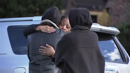 Loved ones remember 2 sisters who ran back into burning home to save father, but never made it out