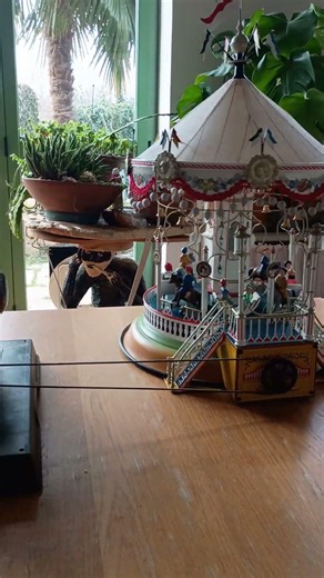 Marklin 4098/92/8 steam plant running Marklin Carousel 16121