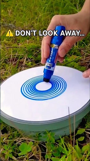 Absolute incredible spin art and talent by ‪@LimbaTrip‬ !!! 😵‍💫🌀 #spin #spinart #artspin #spinning