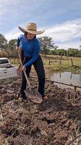 👩‍🌾 👩‍🌾 👩‍🌾 👩‍🌾 👩‍🌾 #FarmerGirls #WomenlnAg #FarmHer #GirlPower #RuralLife #WomenWhoFarm #FarmLife #Agriculture #FarmersOflnstagram #WomenInAgriculture #FarmStrong #CountryLiving #FarmStyle #FemaleFarmers #AgWomen #FarmChic #FarmToTable #GirlsWhoFarm #FarmHustle #Country | Farmer girl