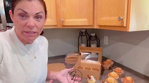 Bakepacker Auto-pop up 6 Cupcake Boxes with Window 20 Count Brown Box 9.4 x 6.1 x 3 inch Cupcake Carrier