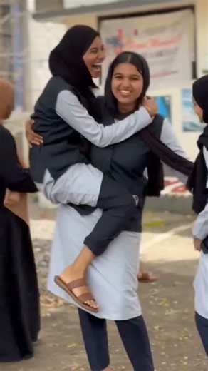 Tag Your Best Friends 😂 | Insta Id : heyy.javaani | #student #friendship #friends #studentlife #rr