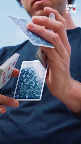 The art of cardistry, beyond magic and tricks