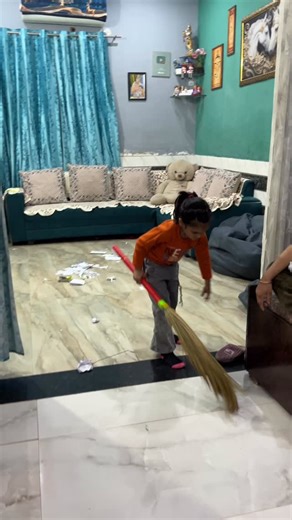 Shiviqueen on Instagram: "mai to karti hu or aapki beti 😁"