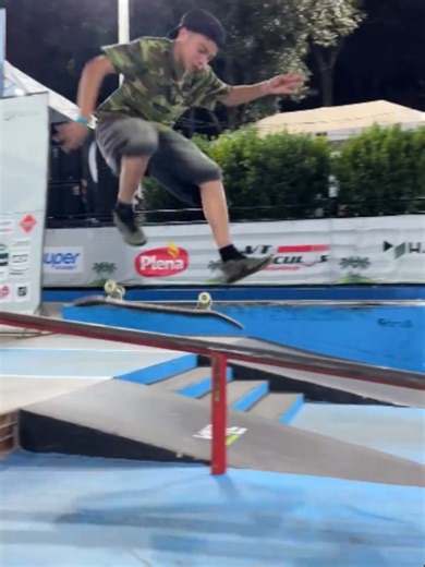 Matheus Mendes' Stylish Switch Tre Flip Revert