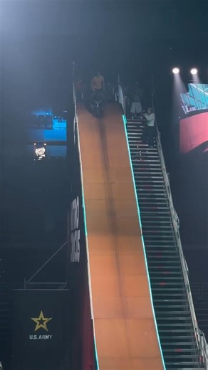 Get me the scoop stretcher and Ketamine! | Skinny Medic