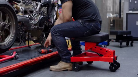 Shop Stool with Wheels, Hydraulic Adjustable Mechanic Creeper on Wheels, Garage Work Rolling Stool Chair for Workshop, 400 LBS Capacity, 4 Inch Casters, 360° Swivel Padded Seat, Purple