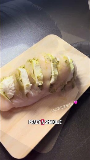 Kurczak Caprese z pesto i mozzarellą w Air Fryerze