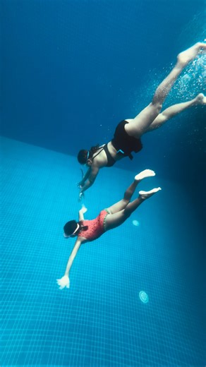 Yes we also teach freediving to kids! 🤿💙 As long as they’re 7 years old and up, and know how to swim, they can already start their freediving journey with us! It’s actually one of our favorite things to see kids build confidence, and love for the deep water at such a young age ✨ —— 𝗖𝗜𝗧𝗬 𝗗𝗜𝗩𝗘 𝗜𝗡𝗧𝗥𝗢 (Basics of Freediving) 🔹 Highly Recommended for beginners, non-swimmers and for people with phobias! 🔹 Rate: P2,800 🔹 Scuba Studio, San Juan City, Manila / Blueworld Dive Center, Para