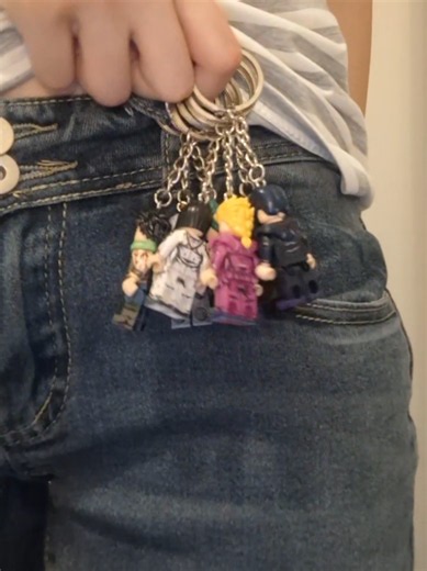 i love these keychains sooo much, sry for low quality was in a rush.. #keychain #jojos #jjba
